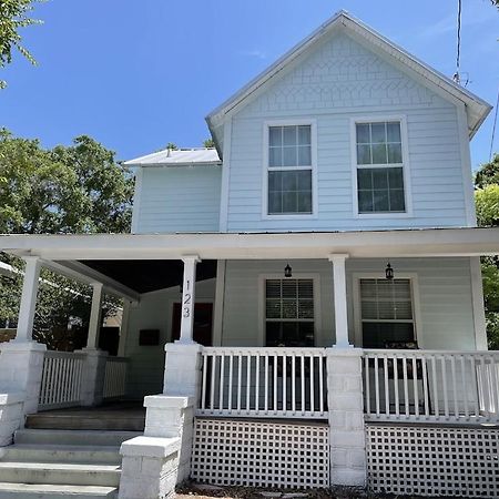 Updated Red Door Revival In Downtown Saint Augustine Exterior photo